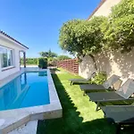 Villa Lily